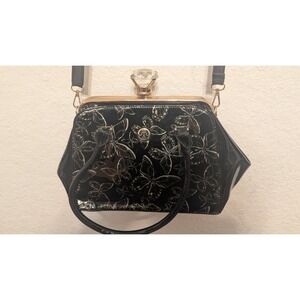VERCHELLI MILANO Black Patent Butterfly Kiss Lock Handbag Crystal Accent‎